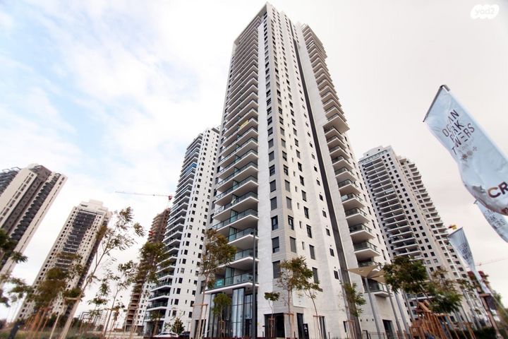 דירה, אמנון ליפקין שחק, נוף הטיילת, נתניה