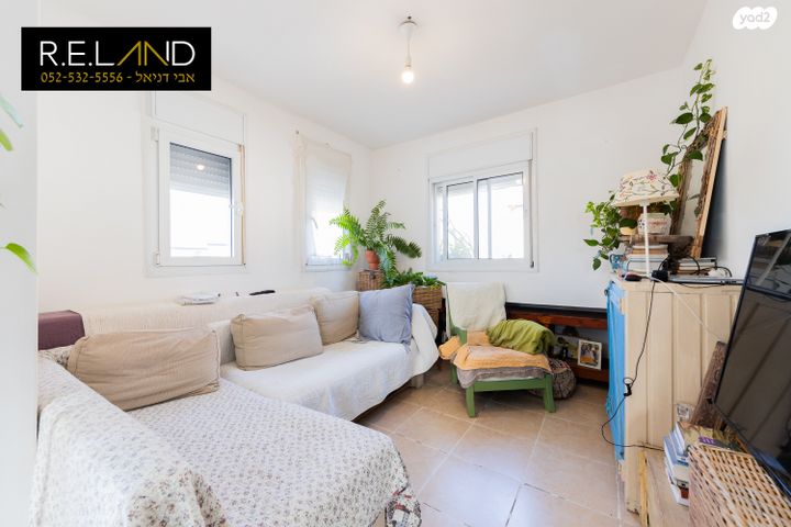 דו משפחתי, פרדס חנה כרכור