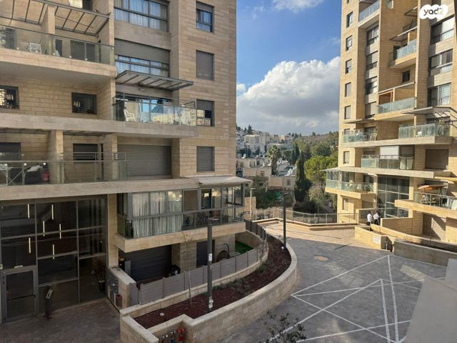 דירה, הקונגרס הציוני, רמות, ירושלים