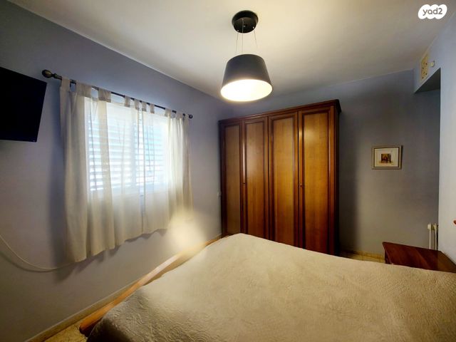 דירה, האדמו"ר האמצעי, חב"ד, נווה אורנים, לוד