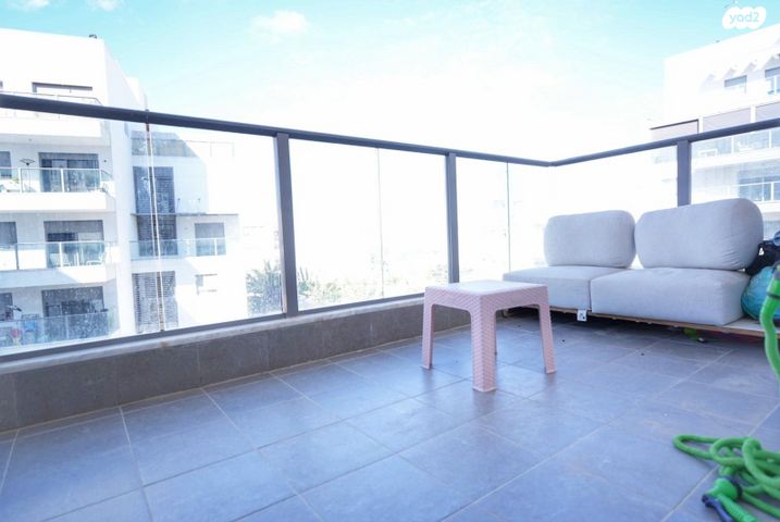 דירה, אפרים קציר, מורשת, מודיעין מכבים רעות