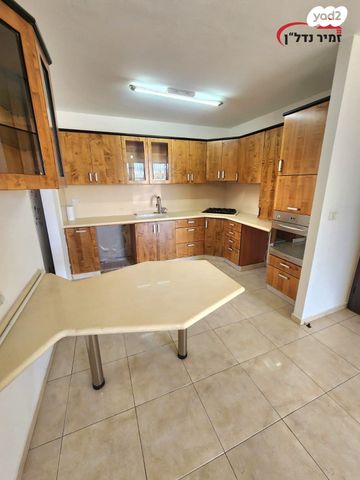 דירה, ארלוזורוב, מרכז, קרית עבודה, חולון