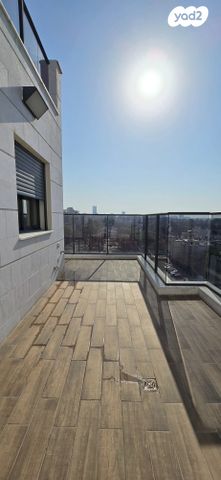 גג/ פנטהאוז, יוסף אהרונוביץ' 43, שיכון ותיקים, חולון