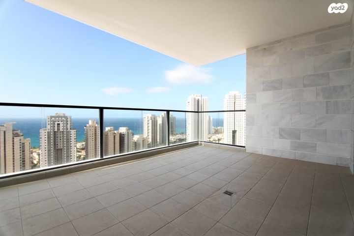 דירה, אמנון ליפקין שחק, נוף הטיילת, נתניה