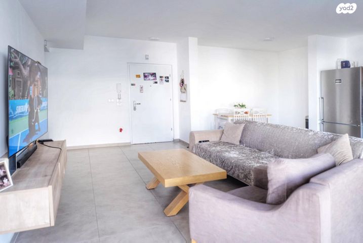 דירה, אפרים קציר, מורשת, מודיעין מכבים רעות