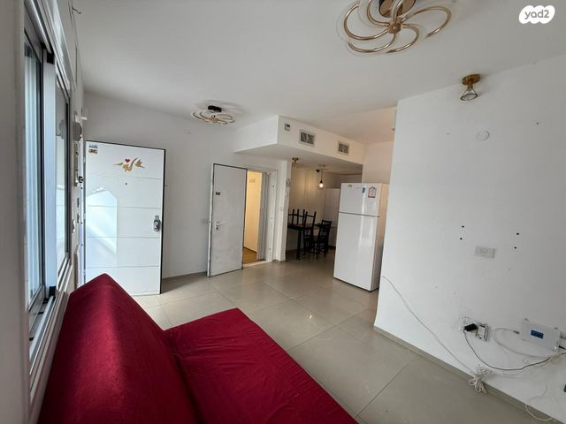 דירה, החרוב, שאר העיר, טירת כרמל