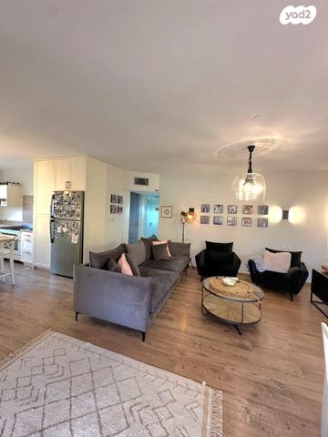 דירה, משה דיין, המגינים, מודיעין מכבים רעות