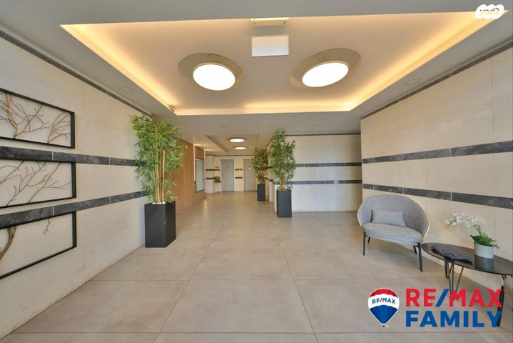 דירה, עפרה חזה, משכנות האומנים, קרית מוצקין