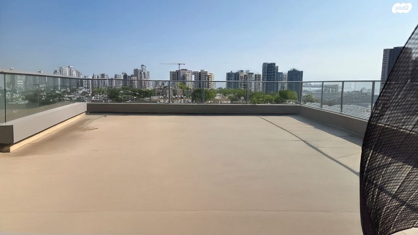 גג/ פנטהאוז, טירת כרמל