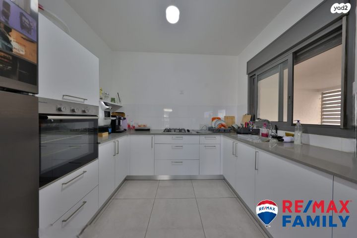 דירה, עפרה חזה, משכנות האומנים, קרית מוצקין