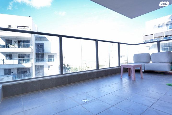 דירה, אפרים קציר, מורשת, מודיעין מכבים רעות