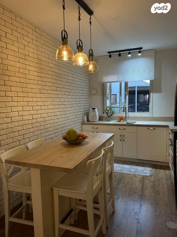 דירה, משה דיין, המגינים, מודיעין מכבים רעות