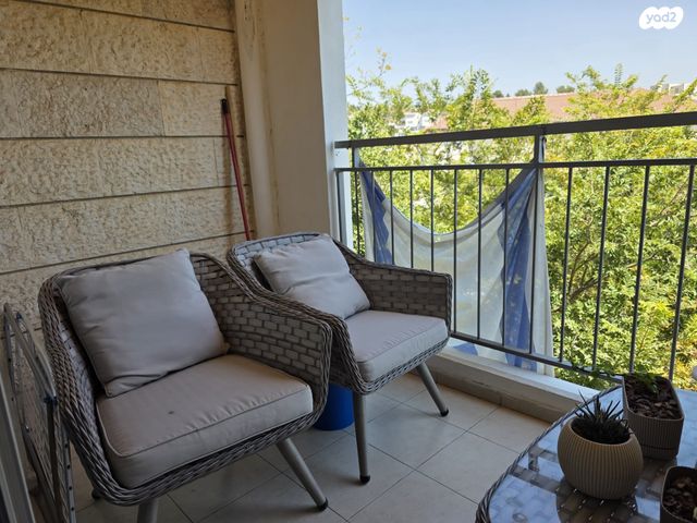 דירה, הפרחים, מודיעין מכבים רעות