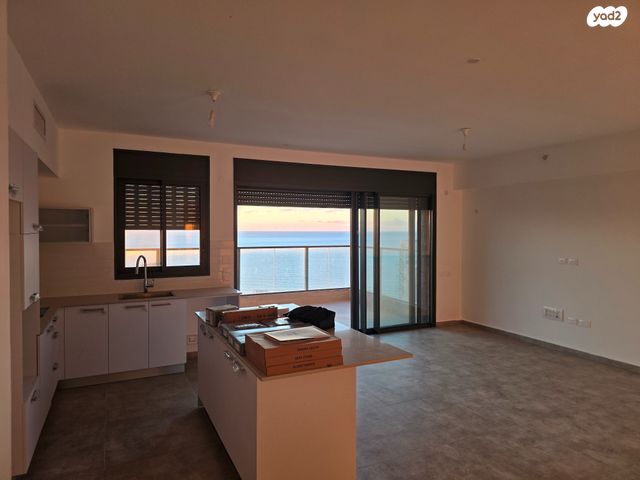 דירה, אמנון ליפקין שחק, נתניה