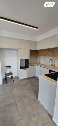 גג/ פנטהאוז, יוסף אהרונוביץ' 43, שיכון ותיקים, חולון