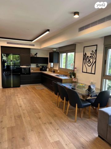 גג/ פנטהאוז, בנימין ד'ישראלי, אחוזה, חיפה