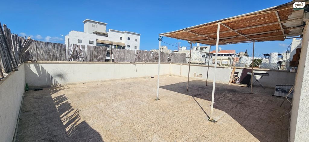 גג/ פנטהאוז, הרב קפאח, גרין ועם, חולון