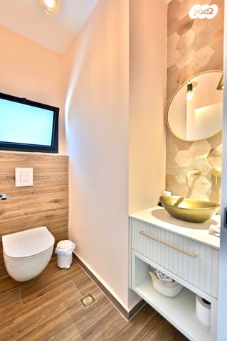 דו משפחתי, גני איריס, נס ציונה