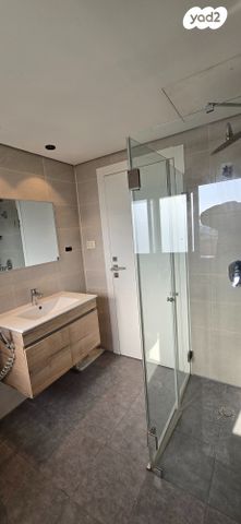 גג/ פנטהאוז, יוסף אהרונוביץ' 43, שיכון ותיקים, חולון