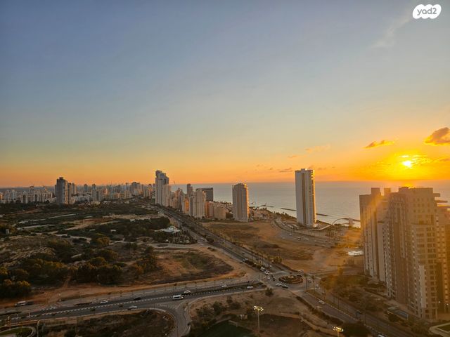 דירה, אמנון ליפקין שחק, נתניה