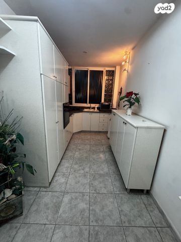 דירה, שדרות חיים וייצמן, צפון מערב מרכז העיר, נתניה