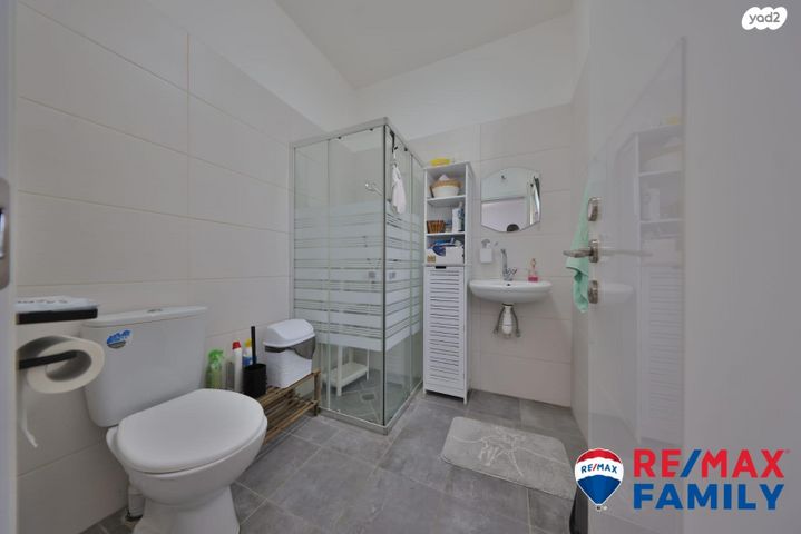 דירה, עפרה חזה, משכנות האומנים, קרית מוצקין