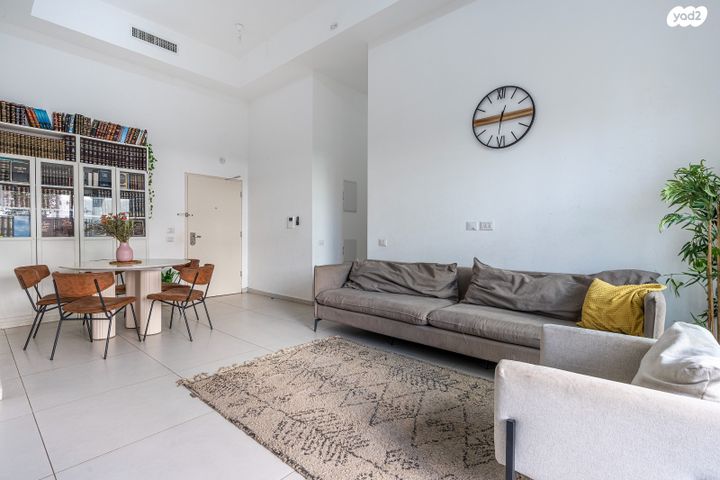 דירת גן, שדרות דוד המלך, אורות, אור עקיבא