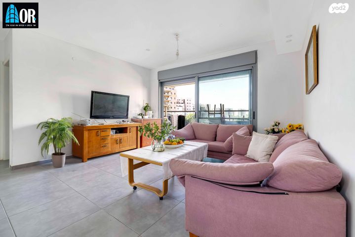 דירה, נאות רבין, יבנה