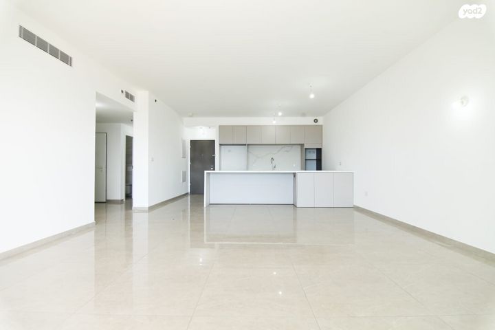 דירה, אמנון ליפקין שחק, נוף הטיילת, נתניה