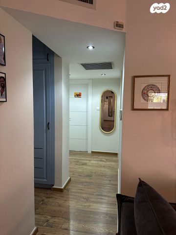 דירה, משה דיין, המגינים, מודיעין מכבים רעות