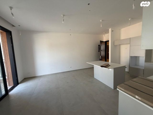 דירה, פרדס משותף, רעננה