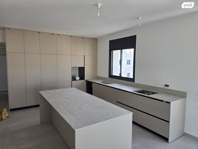 דירה, שדרות בן אב"י, נוף הטיילת, נתניה