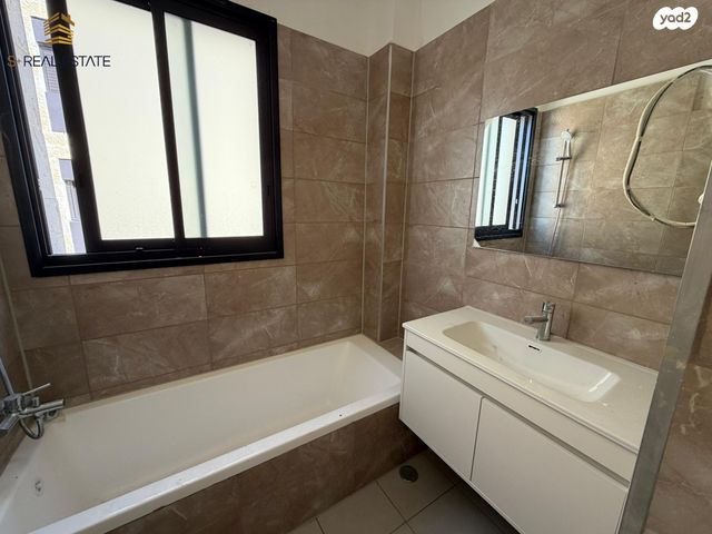 דירה, המגרסה, מבשרת ציון