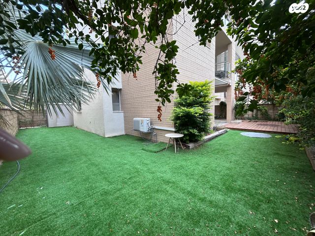 דירת גן, חסידה, כפר סבא הצעירה, כפר סבא