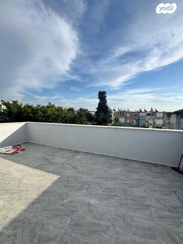 גג/ פנטהאוז, דוד המלך 24, מוצקין הותיקה, קרית מוצקין