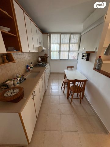 דירה, קדושי קהיר, חולון