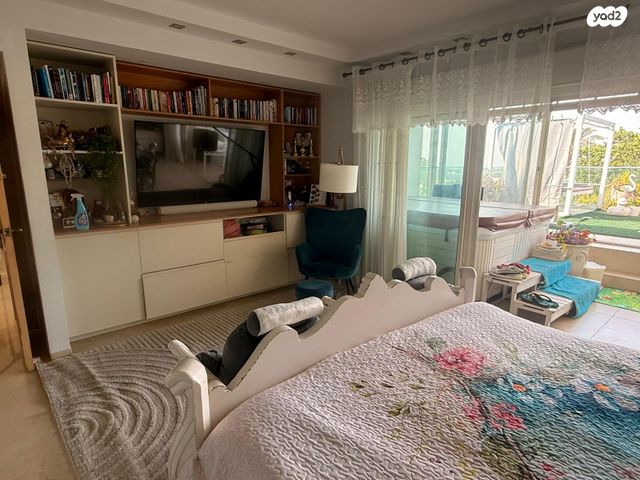 בית פרטי/ קוטג', השמש, הרקיע, הגולף, קיסריה