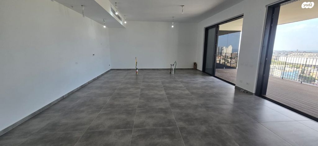 גג/ פנטהאוז, דרך שלמה, גבעת הרצל, אזור המלאכה יפו, תל אביב יפו