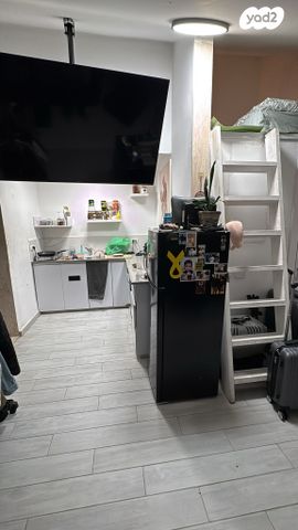 יחידת דיור, מעלה אדומים