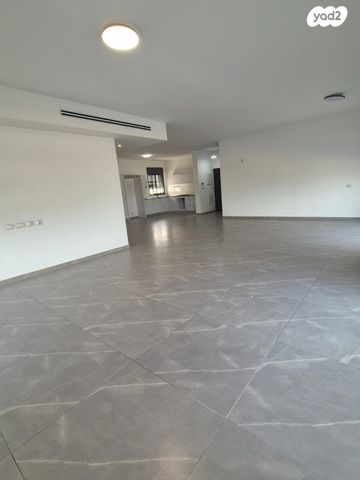 גג/ פנטהאוז, נהריה