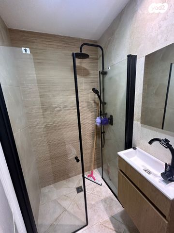 יחידת דיור, גבעת הרקפות, גבעת תל חי, קרית אתא