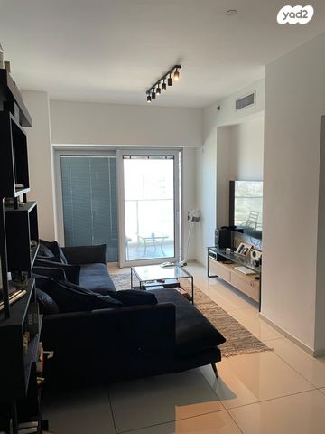 דרך מנחם בגין 144