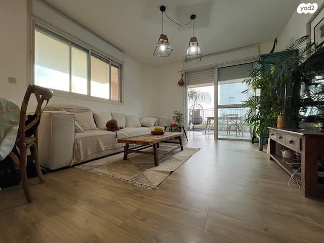 קרית הפרחים - 2005