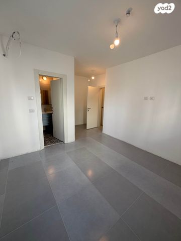 דירה, התאנה, כרמי הנדיב, אחוזת רוטנר, קרית מלאכי