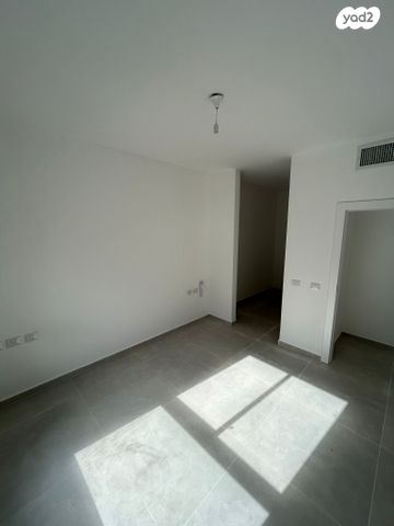 דירה, מגדיאל, הוד השרון