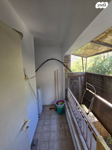 דירה, שלמה בן יוסף, ארמון הנציב, תלפיות מזרח, ירושלים