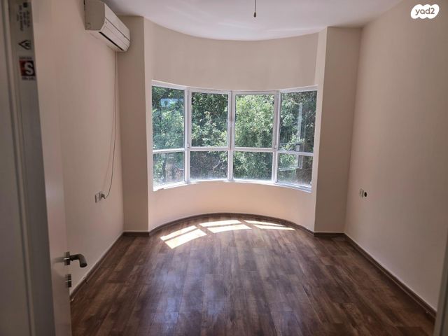 דו משפחתי, יעקב, זכרון יעקב