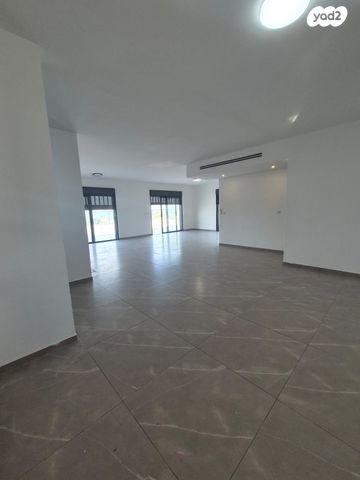 גג/ פנטהאוז, נהריה