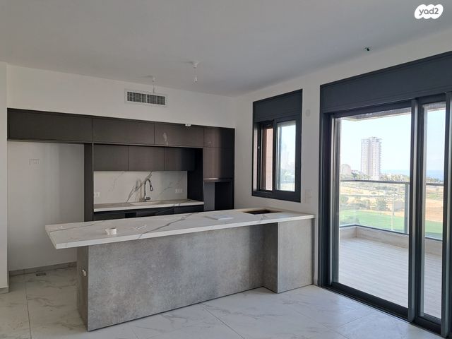 דירה, אמנון ליפקין שחק 4, נוף הטיילת, נתניה