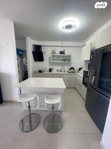 דירה, אברהם מחרז 16, סנטרל פארק / האצטדיון, באר שבע